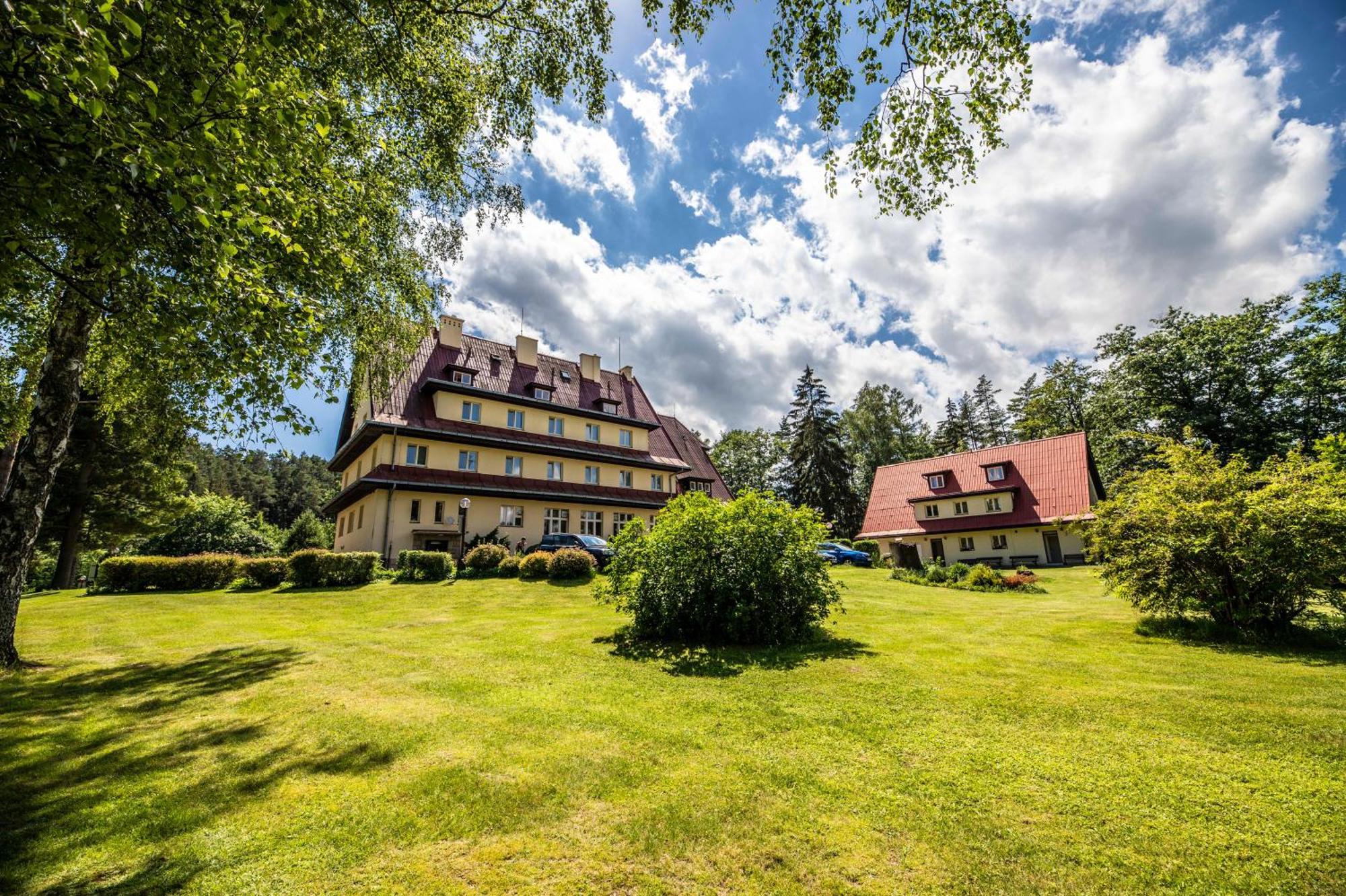 Jičín Parkhotel Skalni Mesto מראה חיצוני תמונה